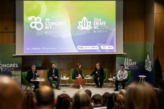 La Conferència anual ERIAFF 2025 ha comptat amb més de 200 assistents provinents de 40 regions europees, més de 25 sessions, 60 ponents i 5 visites a projectes de bioeconomia del territori organitzades pel Centre Tecnològic BETA, l’IRTA, el CTFC, Liquats Vegetals i Roviroli.